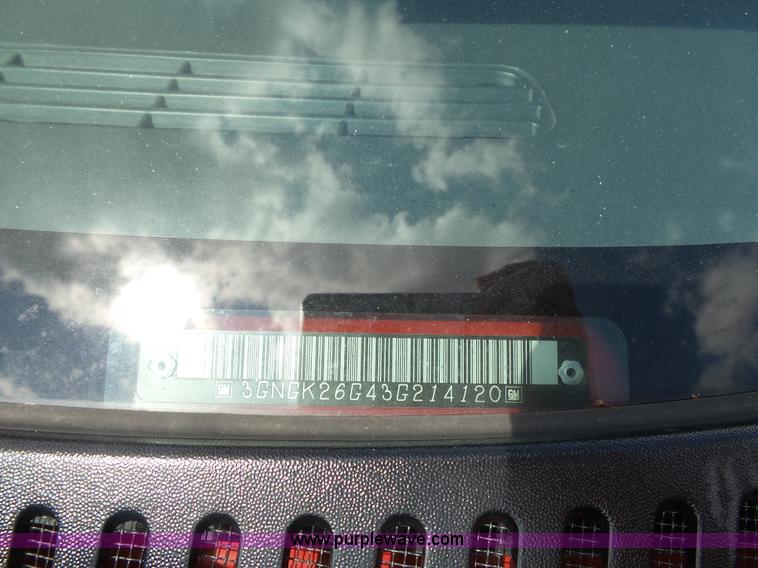 image for item J4227 2003 Chevrolet Suburban SUV