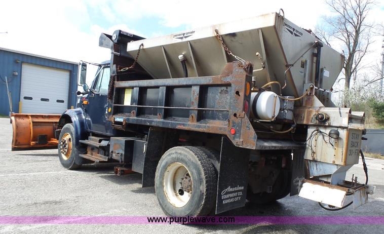 image for item J4228 2001 International 4900 dump truck