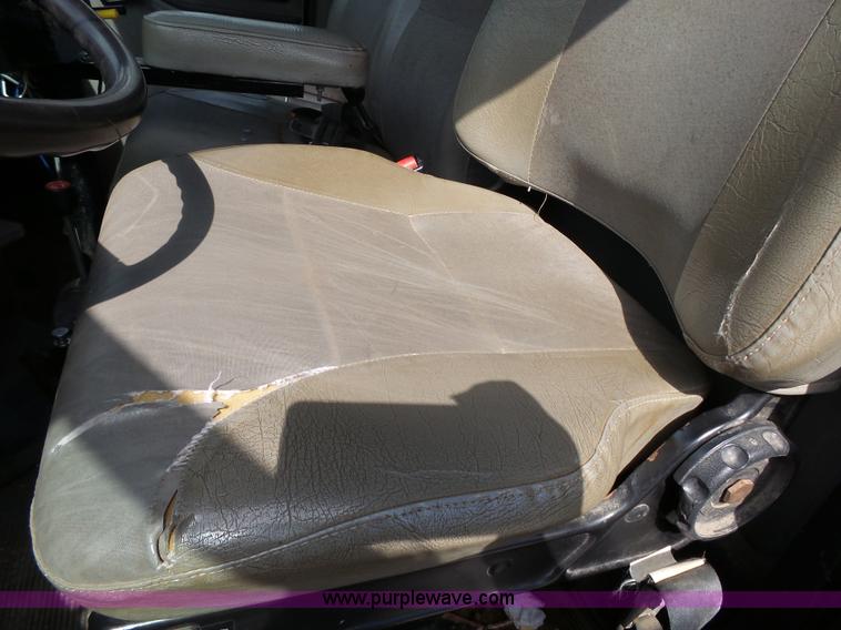 image for item J4228 2001 International 4900 dump truck