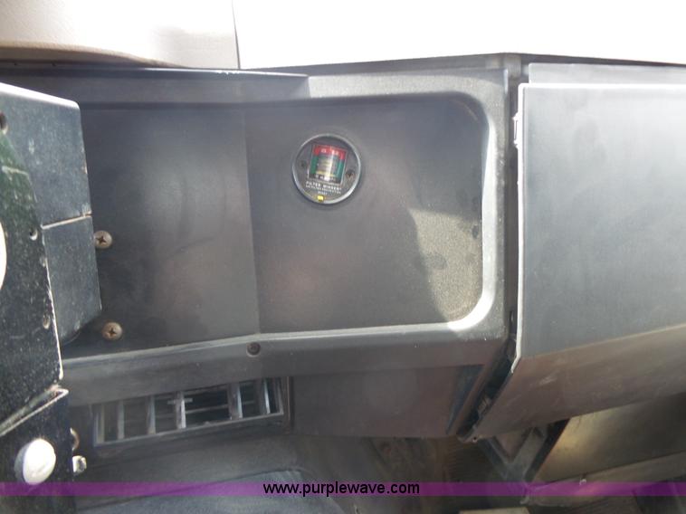 image for item J4228 2001 International 4900 dump truck