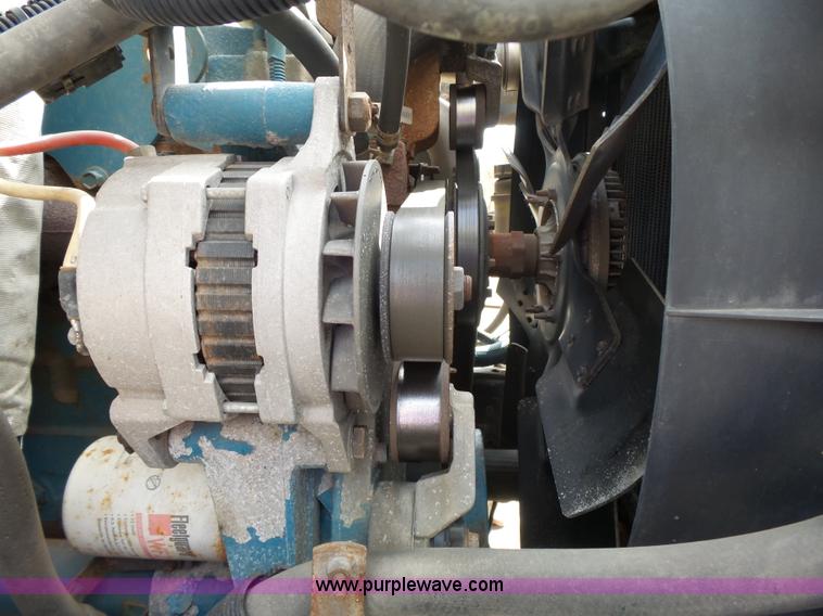 image for item J4228 2001 International 4900 dump truck