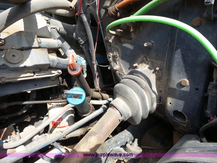 image for item J4228 2001 International 4900 dump truck