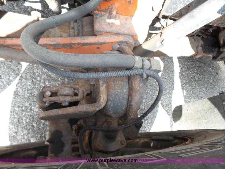 image for item J4228 2001 International 4900 dump truck