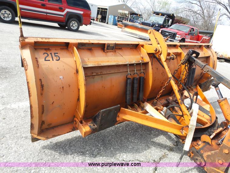 image for item J4228 2001 International 4900 dump truck