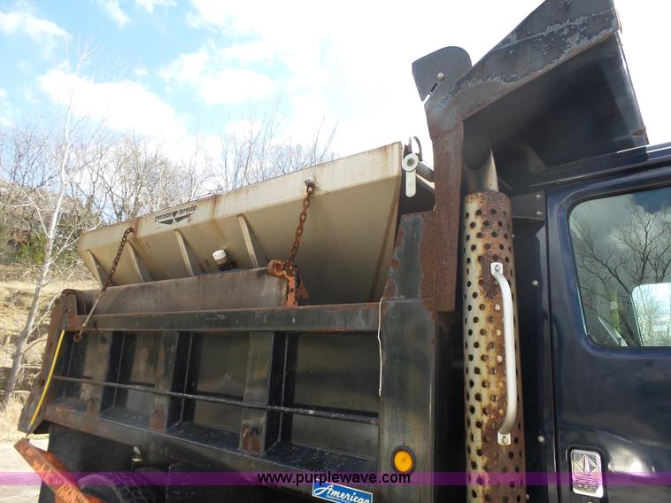 image for item J4228 2001 International 4900 dump truck