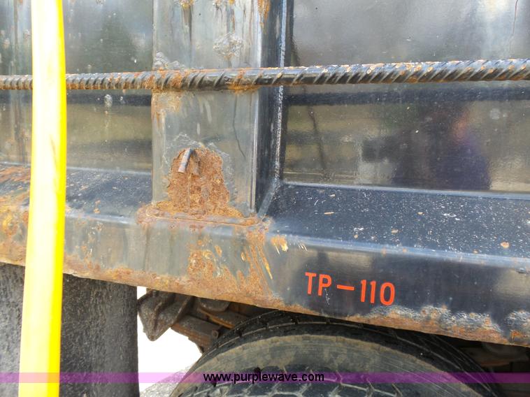 image for item J4228 2001 International 4900 dump truck