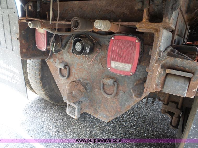 image for item J4228 2001 International 4900 dump truck