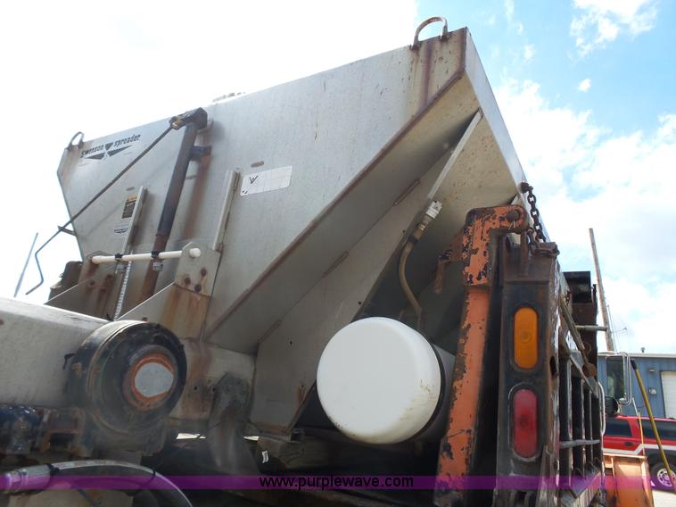 image for item J4228 2001 International 4900 dump truck