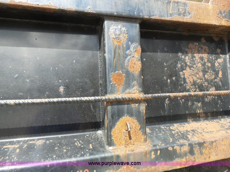 image for item J4228 2001 International 4900 dump truck