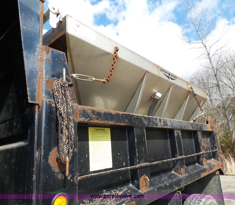 image for item J4228 2001 International 4900 dump truck