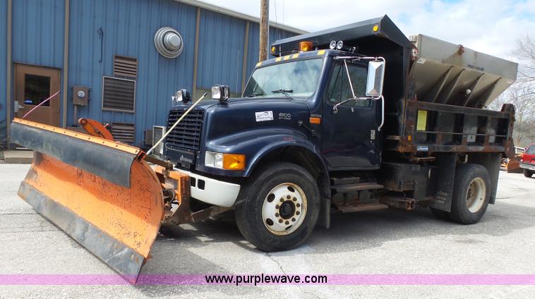 image for item J4229 2001 International 4900 dump truck