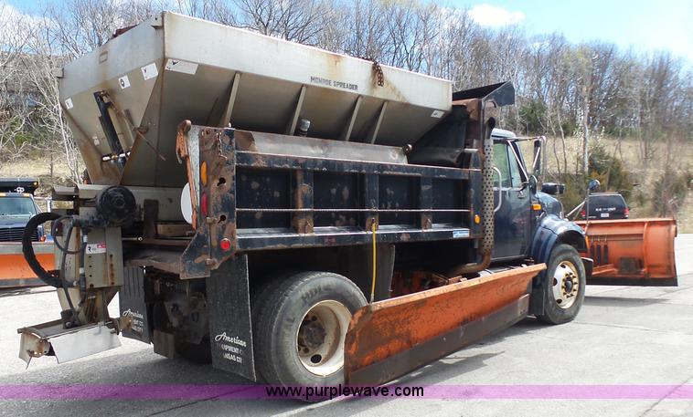 image for item J4229 2001 International 4900 dump truck