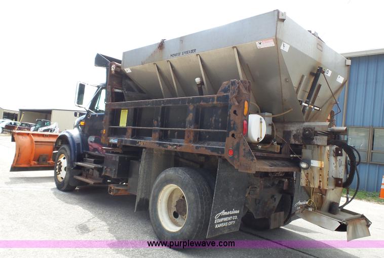 image for item J4229 2001 International 4900 dump truck