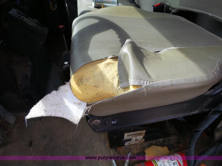 image for item J4229 2001 International 4900 dump truck