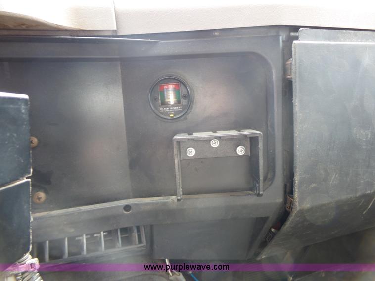 image for item J4229 2001 International 4900 dump truck