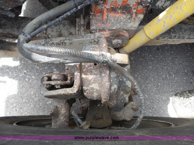 image for item J4229 2001 International 4900 dump truck