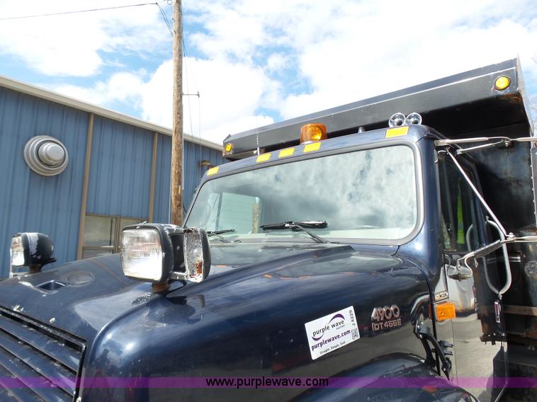 image for item J4229 2001 International 4900 dump truck