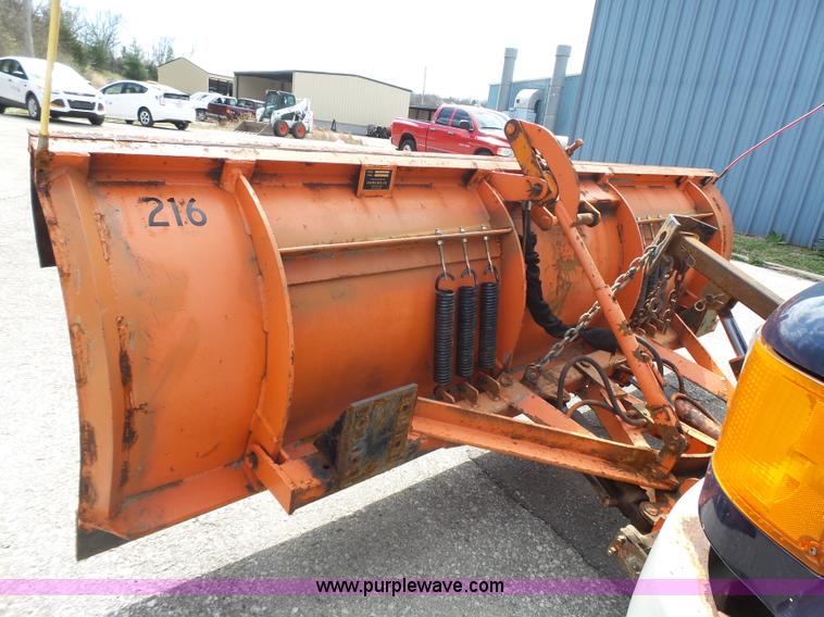 image for item J4229 2001 International 4900 dump truck