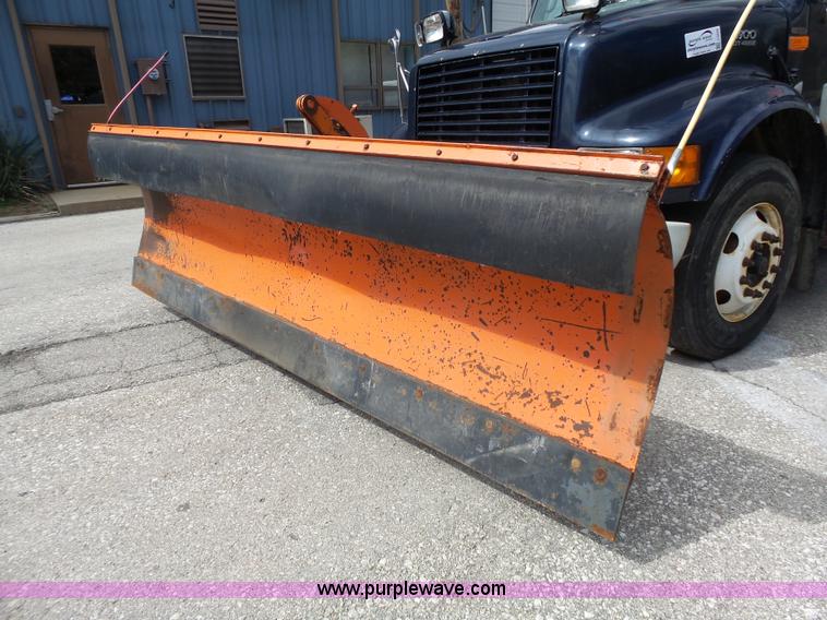 image for item J4229 2001 International 4900 dump truck