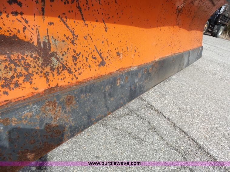 image for item J4229 2001 International 4900 dump truck