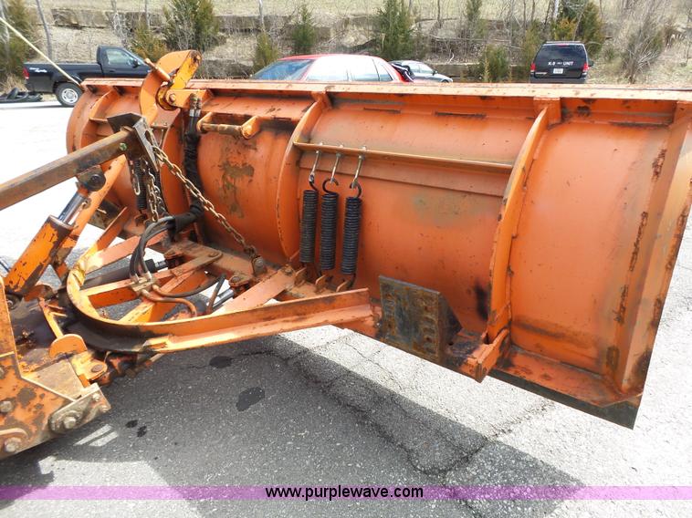 image for item J4229 2001 International 4900 dump truck