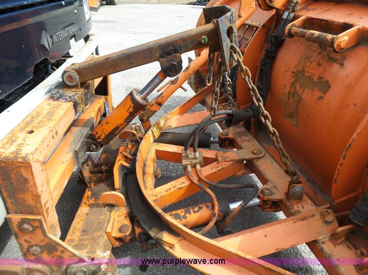 image for item J4229 2001 International 4900 dump truck