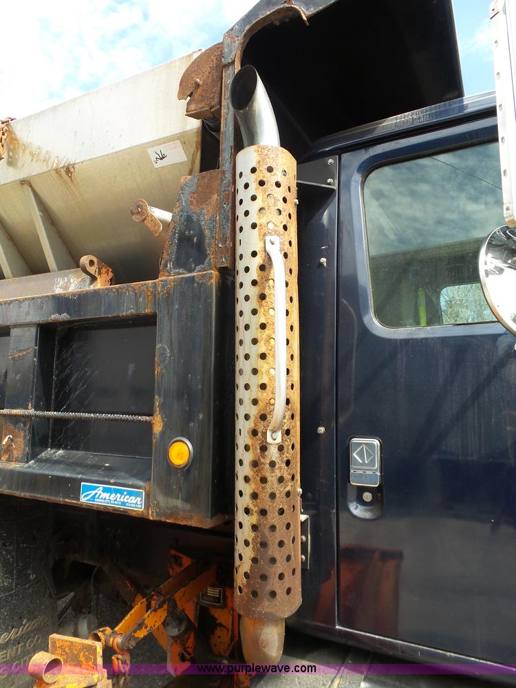 image for item J4229 2001 International 4900 dump truck