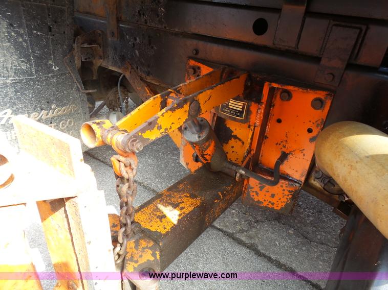 image for item J4229 2001 International 4900 dump truck