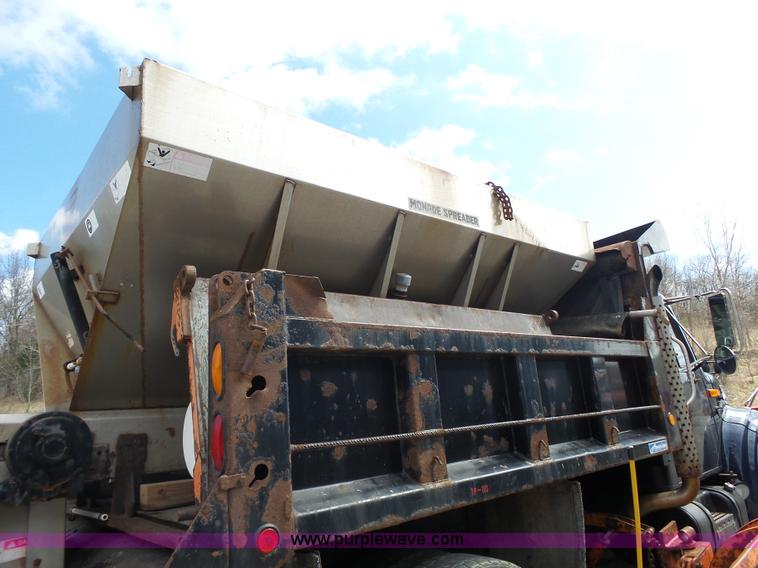 image for item J4229 2001 International 4900 dump truck