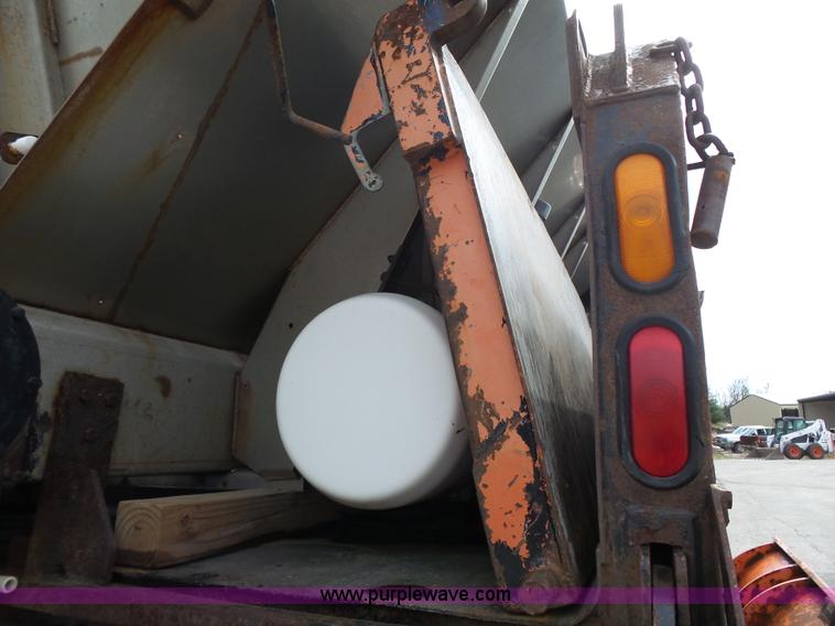 image for item J4229 2001 International 4900 dump truck