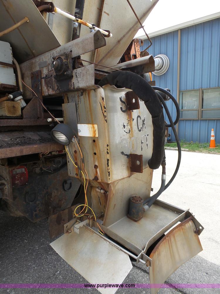 image for item J4229 2001 International 4900 dump truck