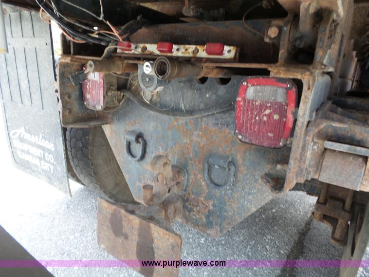 image for item J4229 2001 International 4900 dump truck