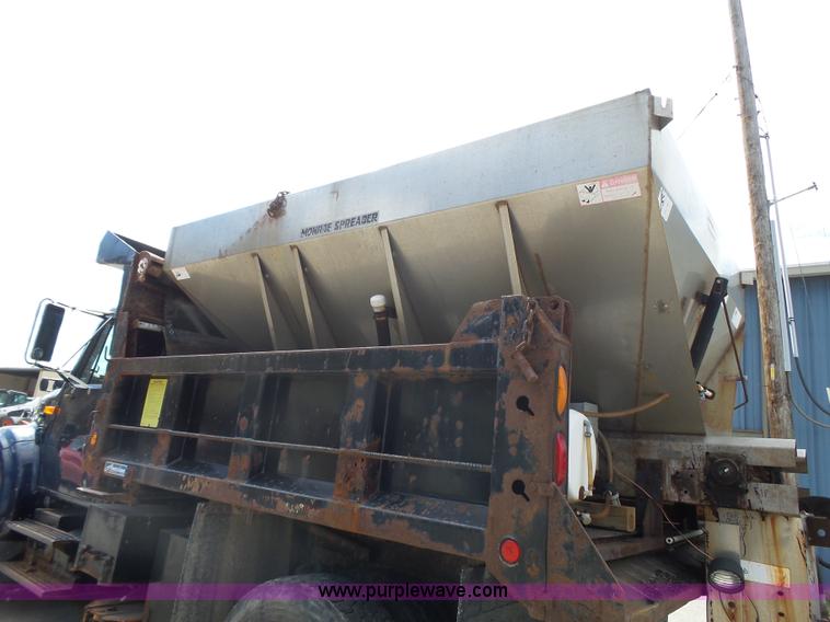 image for item J4229 2001 International 4900 dump truck