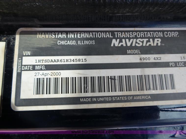 image for item J4229 2001 International 4900 dump truck