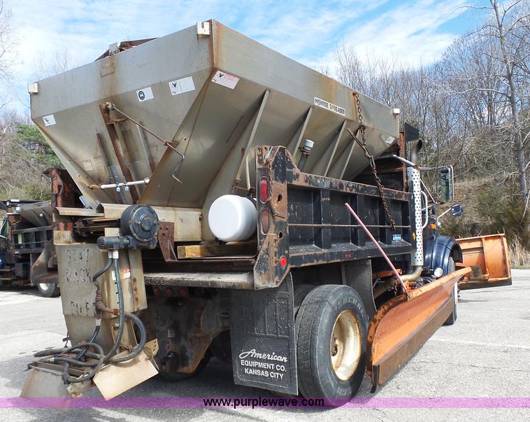 image for item J4230 2002 International 4900 dump truck