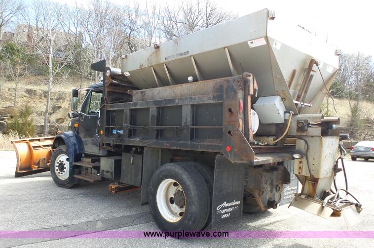 image for item J4230 2002 International 4900 dump truck