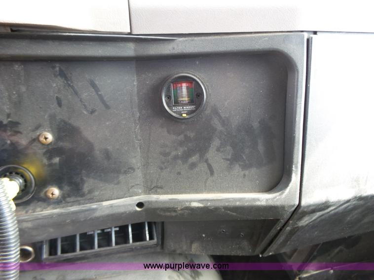 image for item J4230 2002 International 4900 dump truck