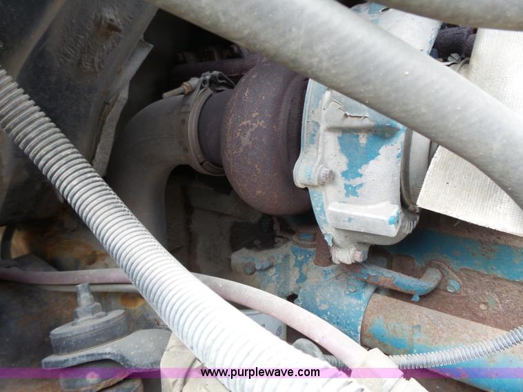 image for item J4230 2002 International 4900 dump truck