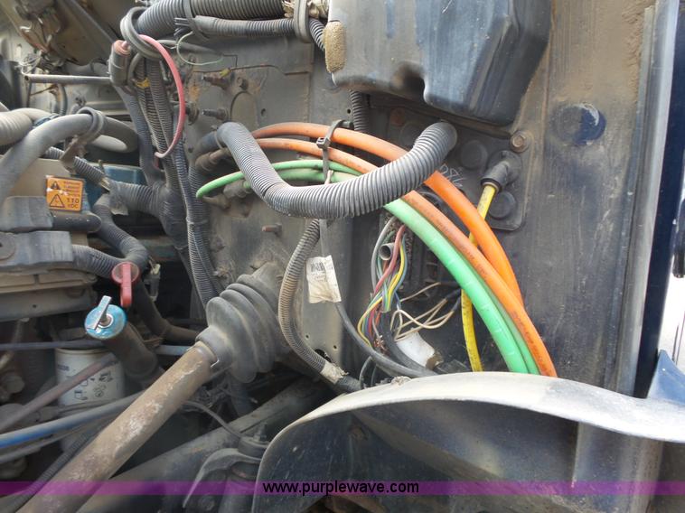 image for item J4230 2002 International 4900 dump truck