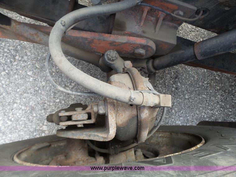 image for item J4230 2002 International 4900 dump truck