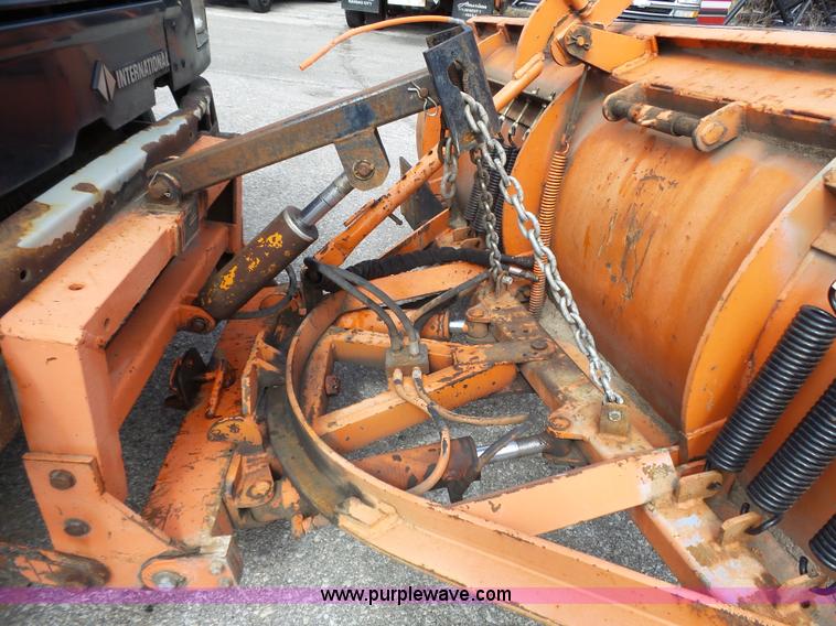 image for item J4230 2002 International 4900 dump truck