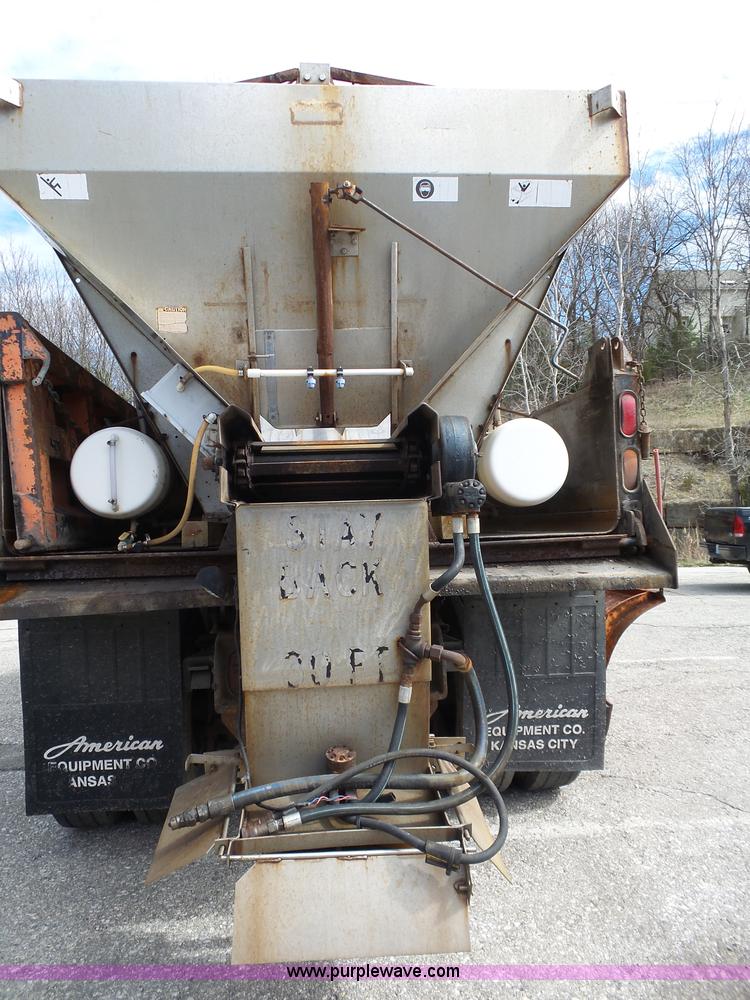 image for item J4230 2002 International 4900 dump truck