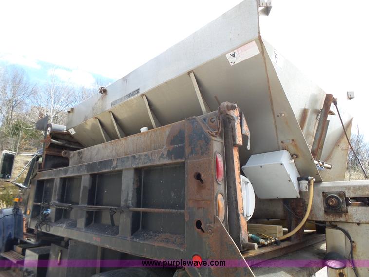 image for item J4230 2002 International 4900 dump truck