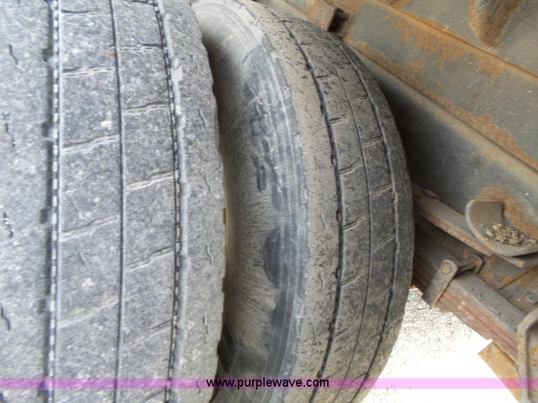 image for item J4230 2002 International 4900 dump truck