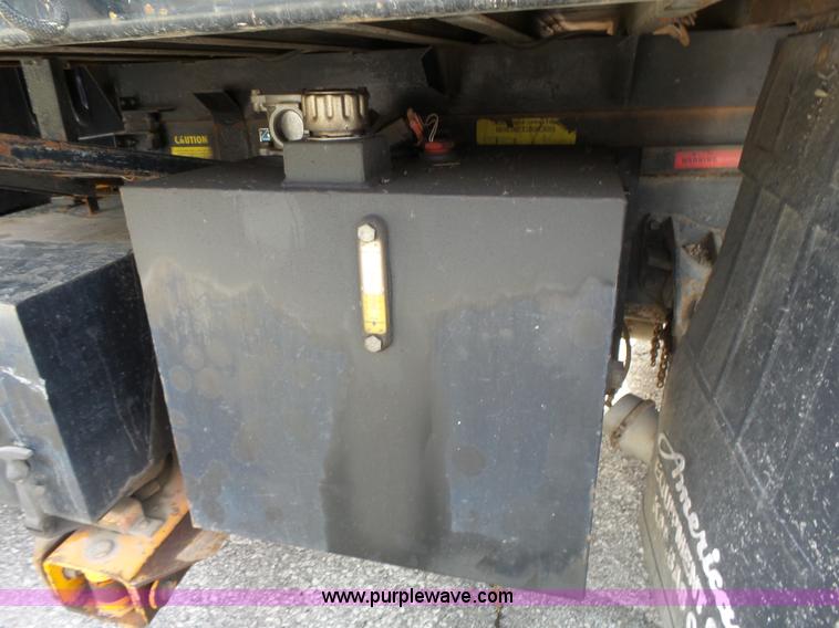 image for item J4230 2002 International 4900 dump truck