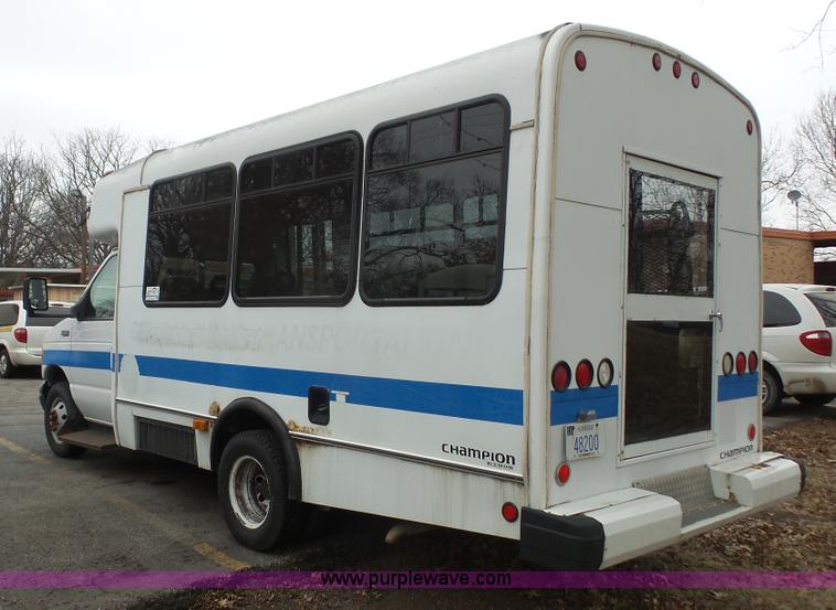 image for item J4702 2000 Ford 800 Champion bus