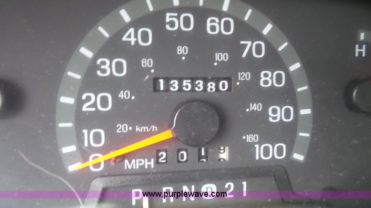 image for item J4702 2000 Ford 800 Champion bus