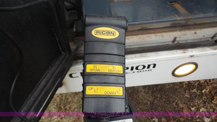 image for item J4702 2000 Ford 800 Champion bus