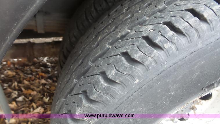 image for item J4702 2000 Ford 800 Champion bus