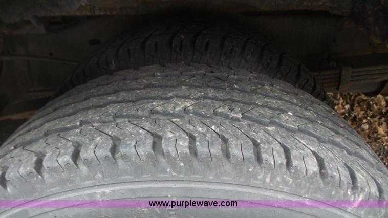 image for item J4702 2000 Ford 800 Champion bus